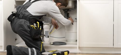 service-maintenance-worker-repairing